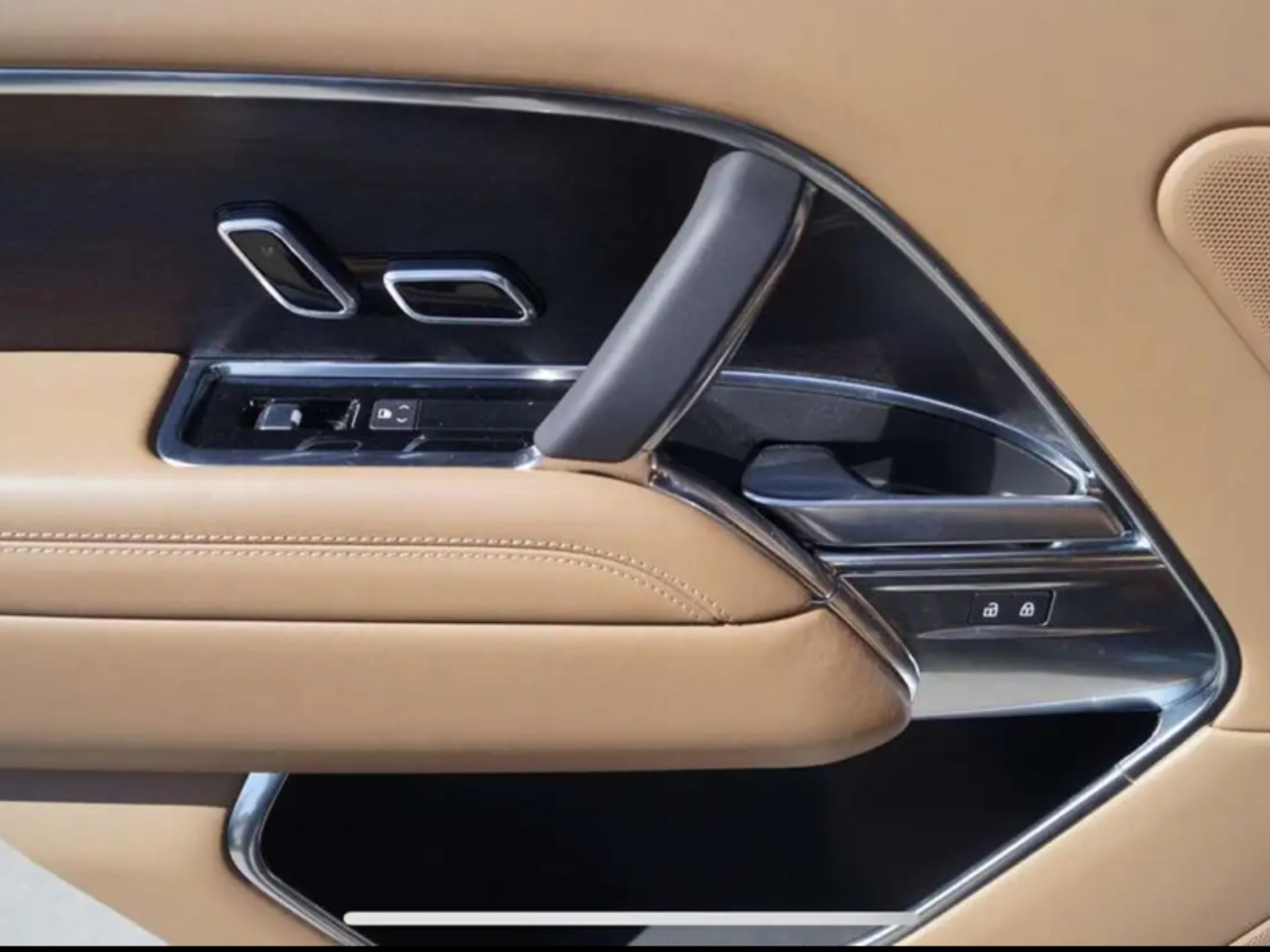 LAND ROVER RANGE  4.4 V8 MHEV AUTOBIOGRAPHY