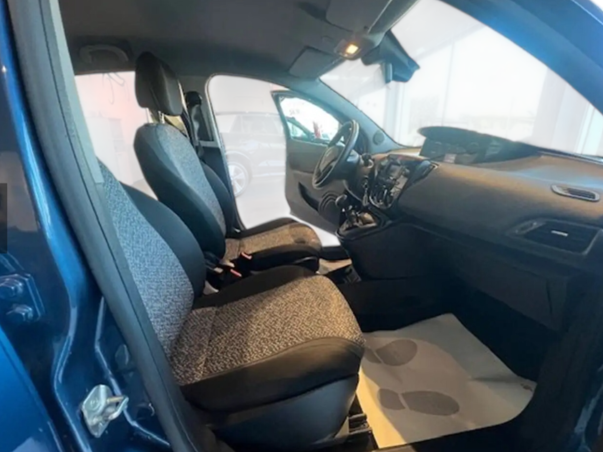 LANCIA YPSILON 1.0 FIREFLY HYBRID  PERFETTA