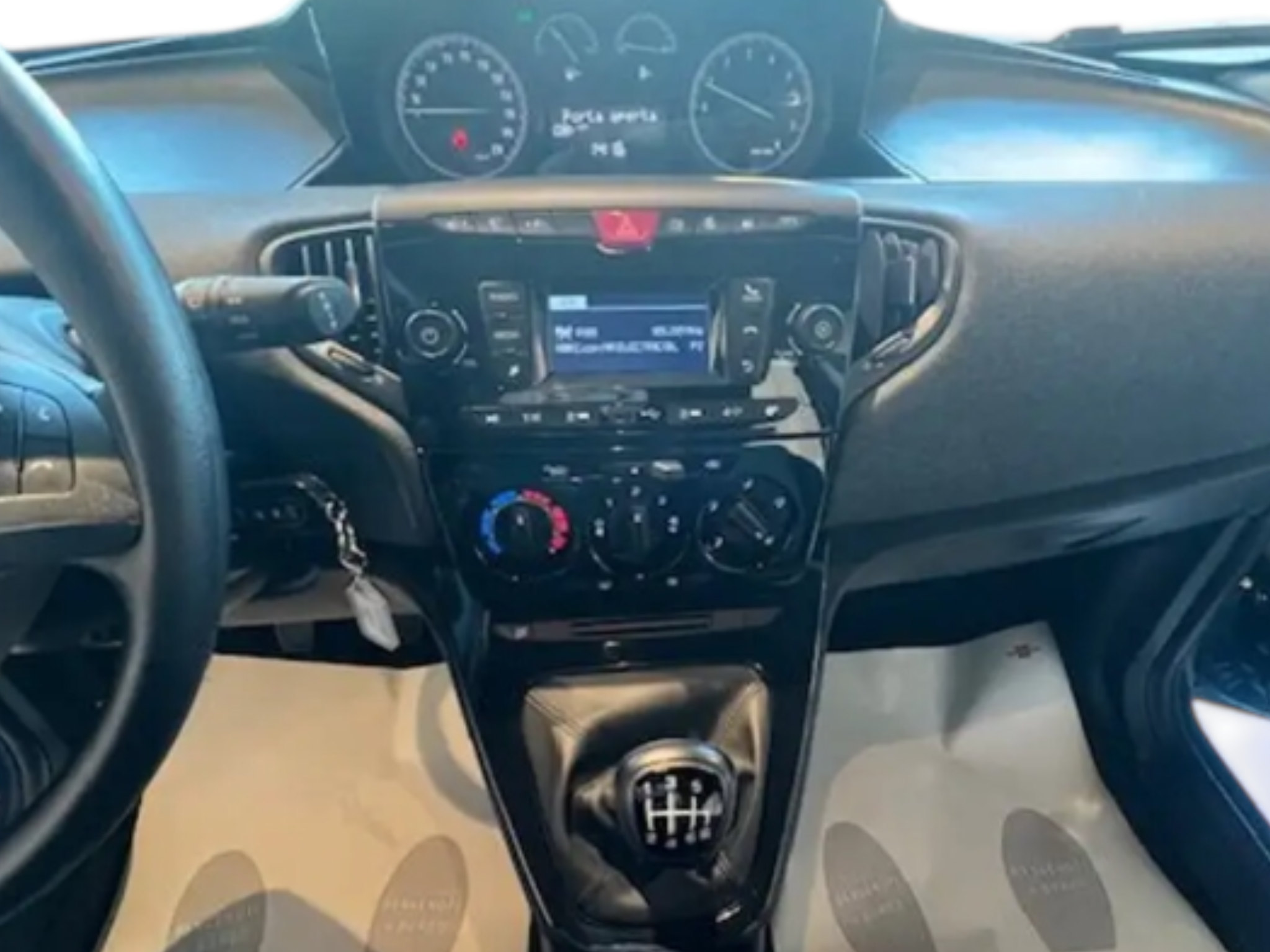 LANCIA YPSILON 1.0 FIREFLY HYBRID  PERFETTA