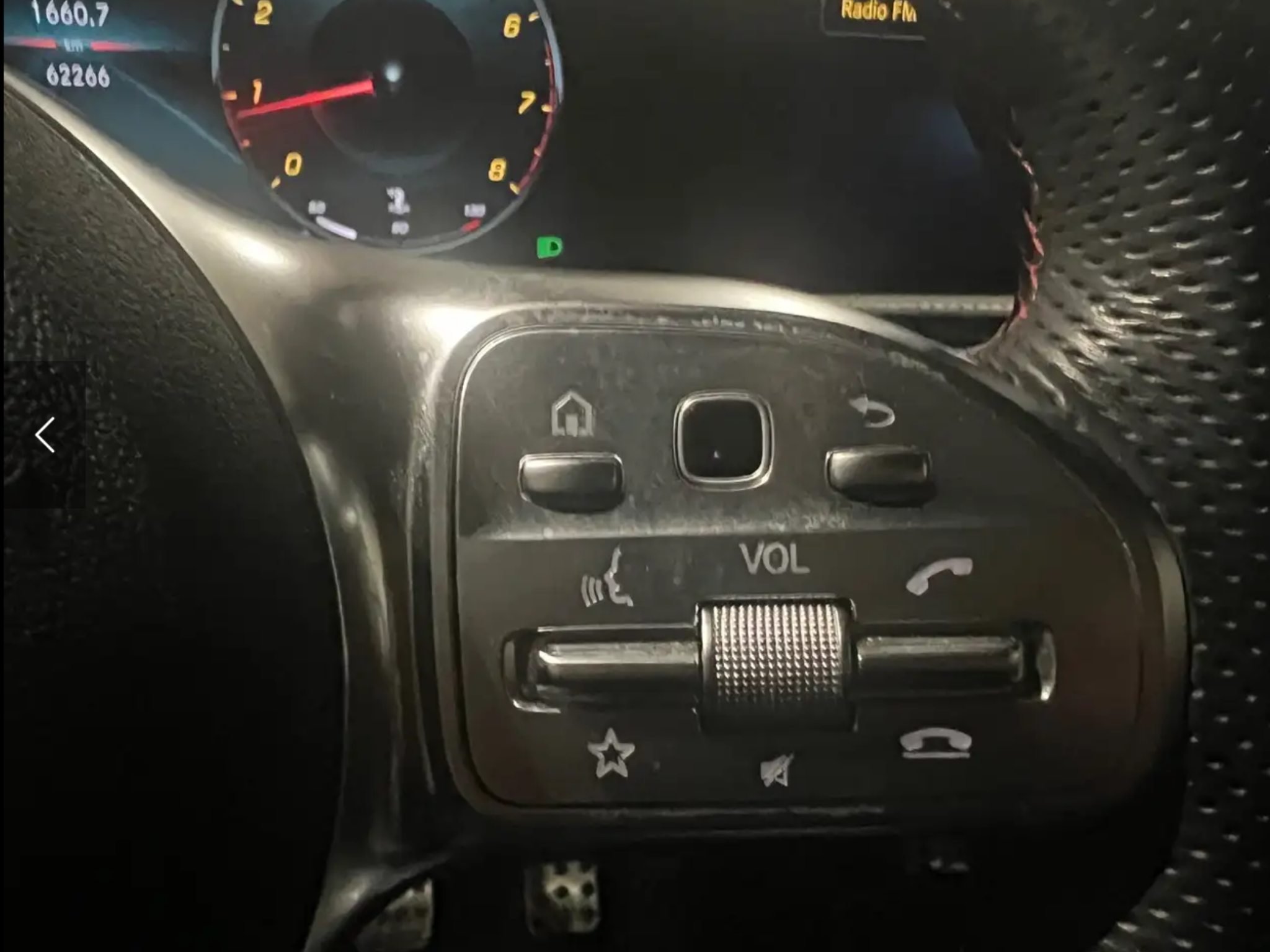 MERCEDES-BENZ A 180 PREMIUM PLUS  AMG