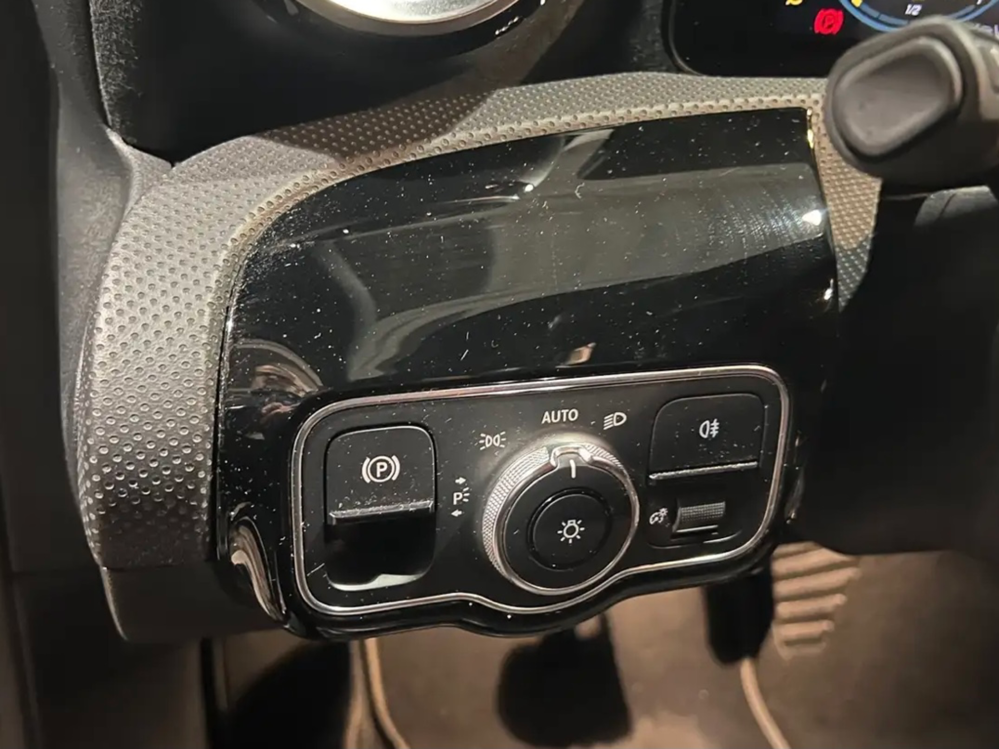 MERCEDES-BENZ A 180 PREMIUM PLUS  AMG