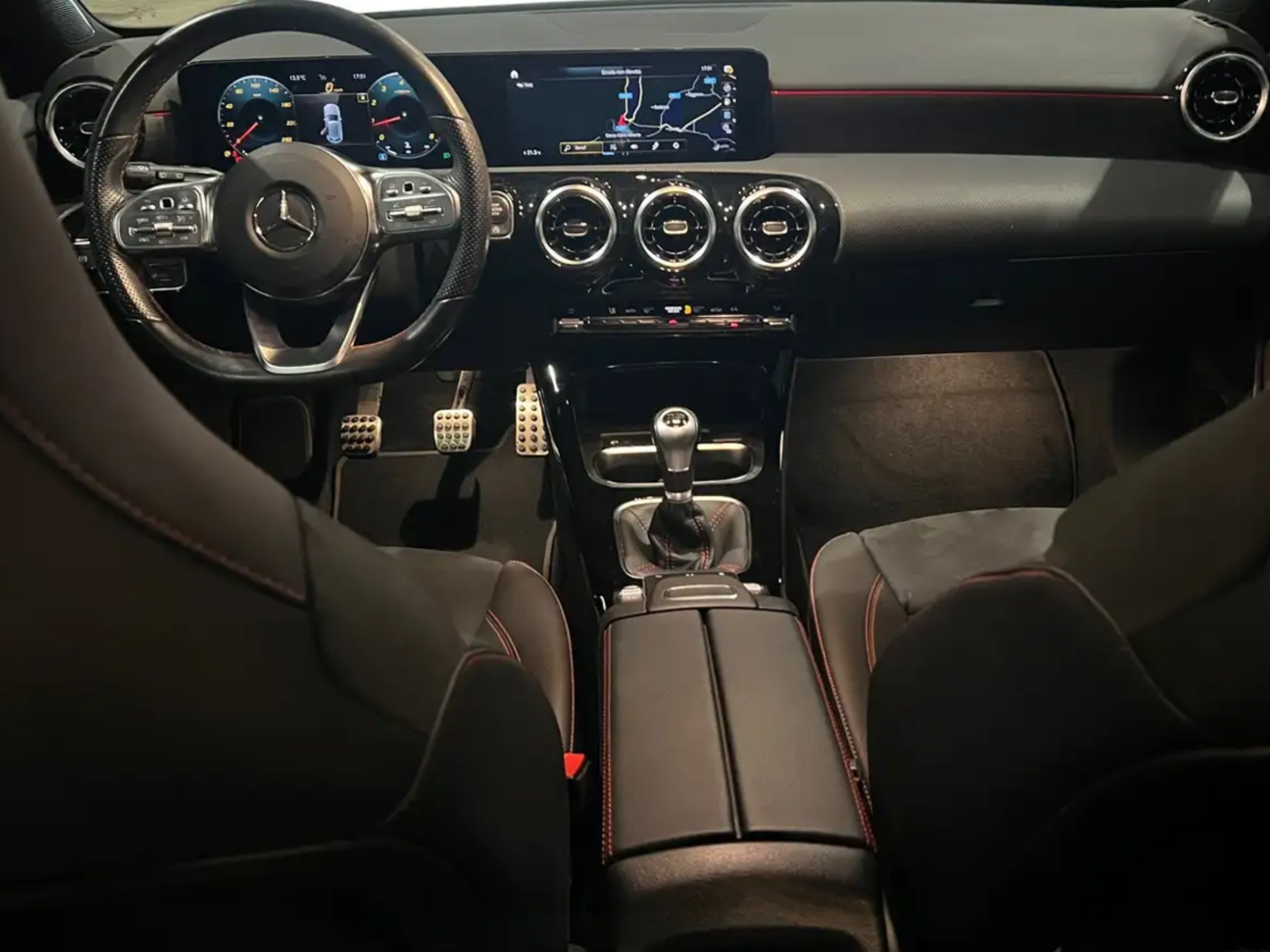 MERCEDES-BENZ A 180 PREMIUM PLUS  AMG