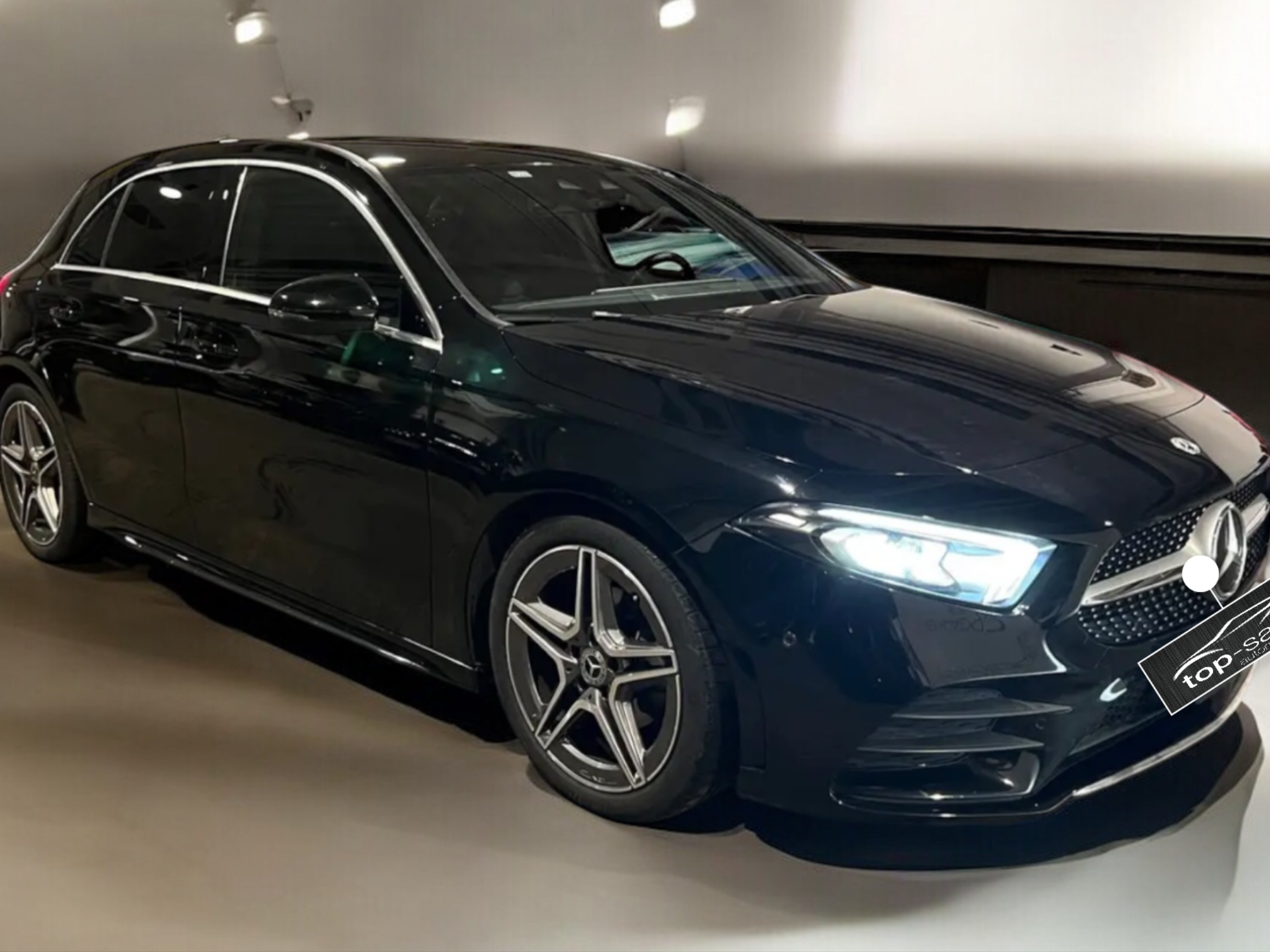 MERCEDES-BENZ A 180 PREMIUM PLUS  AMG