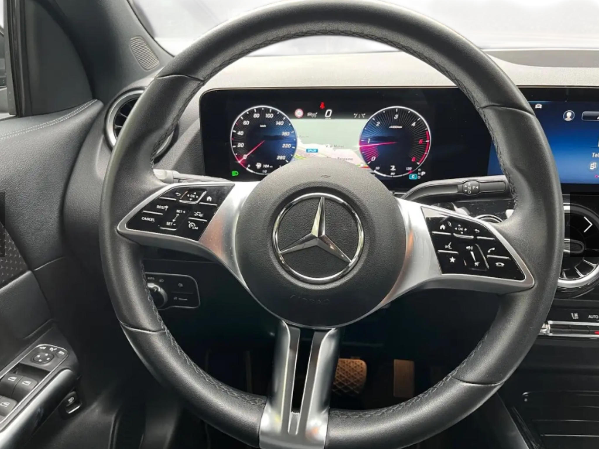 MERCEDES-BENZ GLA 180  D ADVANCED PLUS