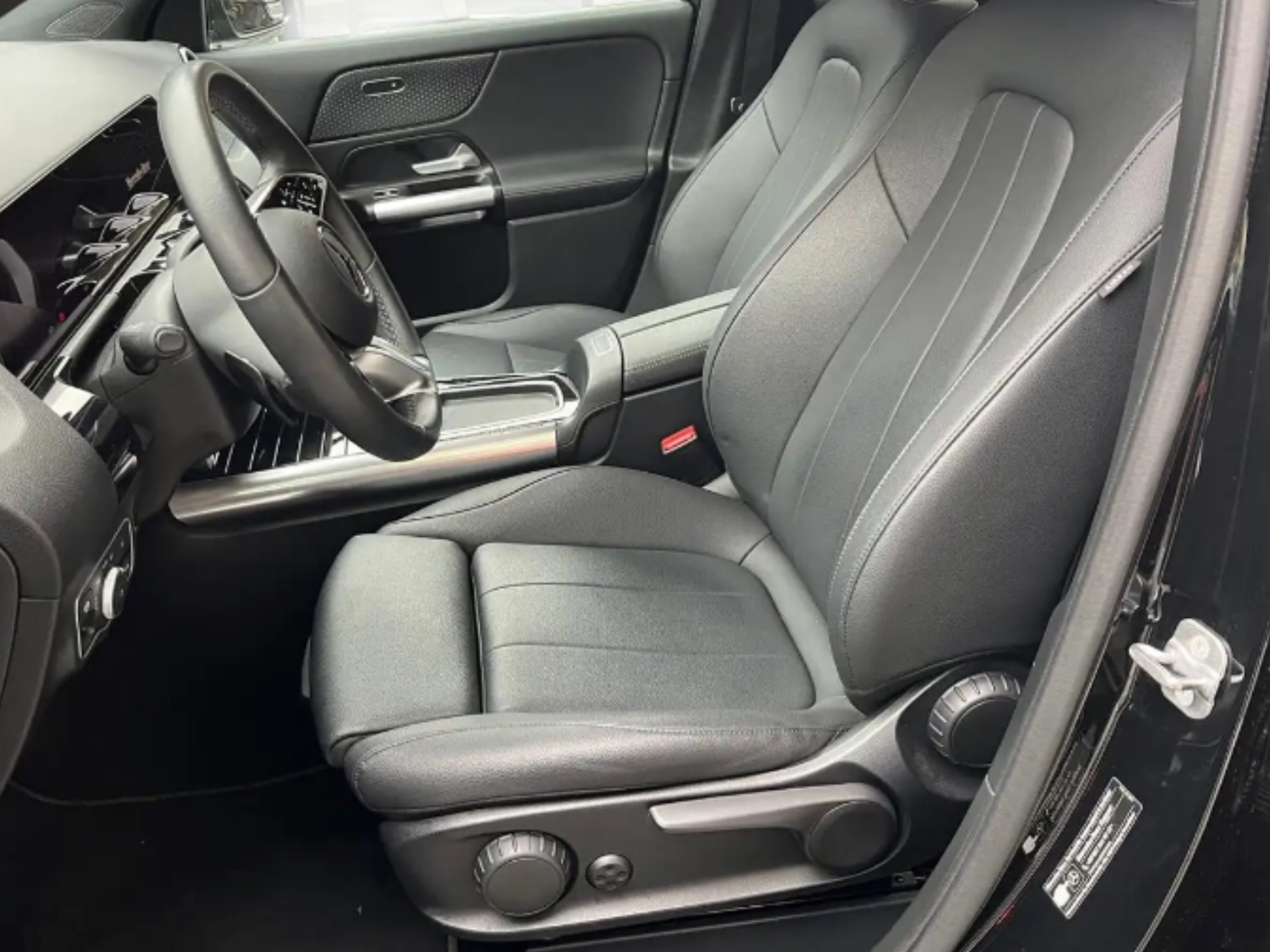 MERCEDES-BENZ GLA 180  D ADVANCED PLUS