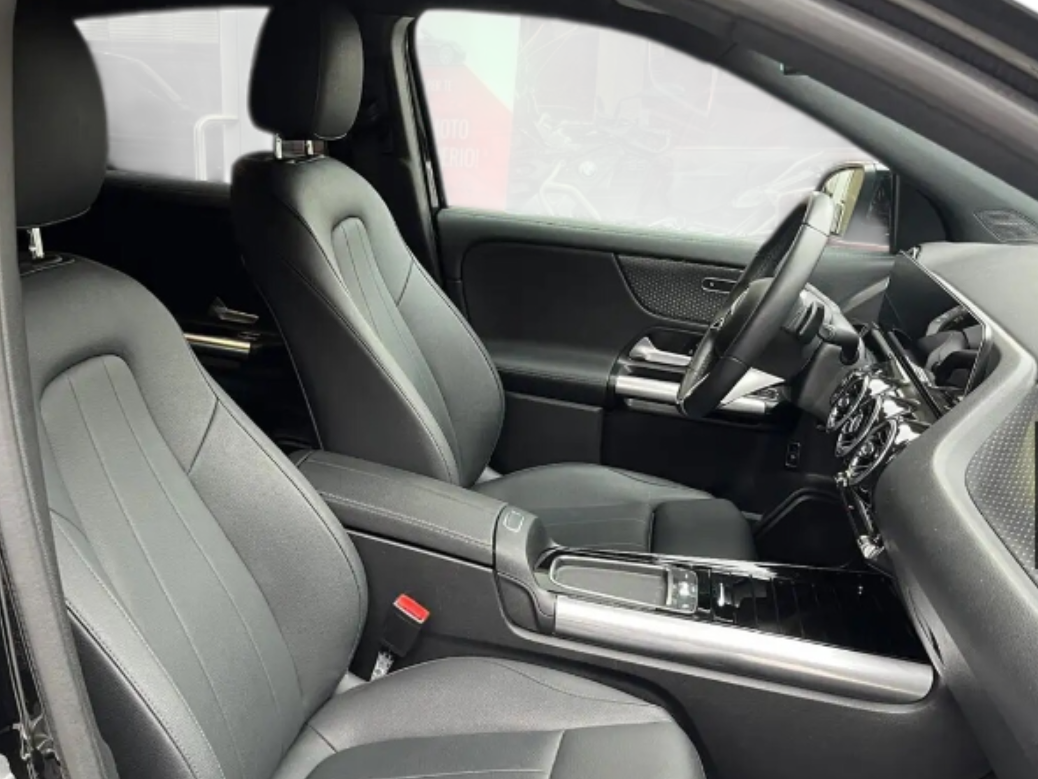 MERCEDES-BENZ GLA 180  D ADVANCED PLUS