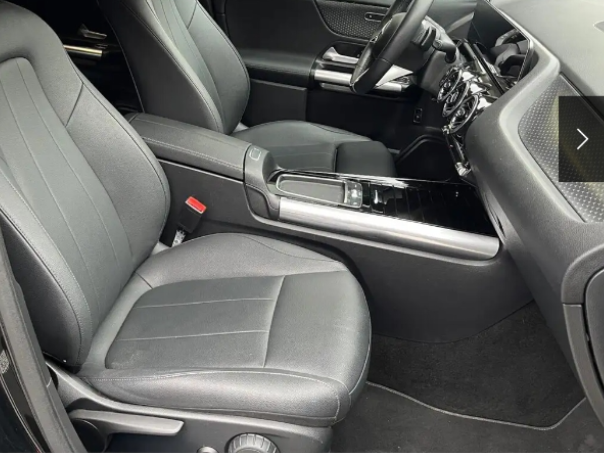 MERCEDES-BENZ GLA 180  D ADVANCED PLUS