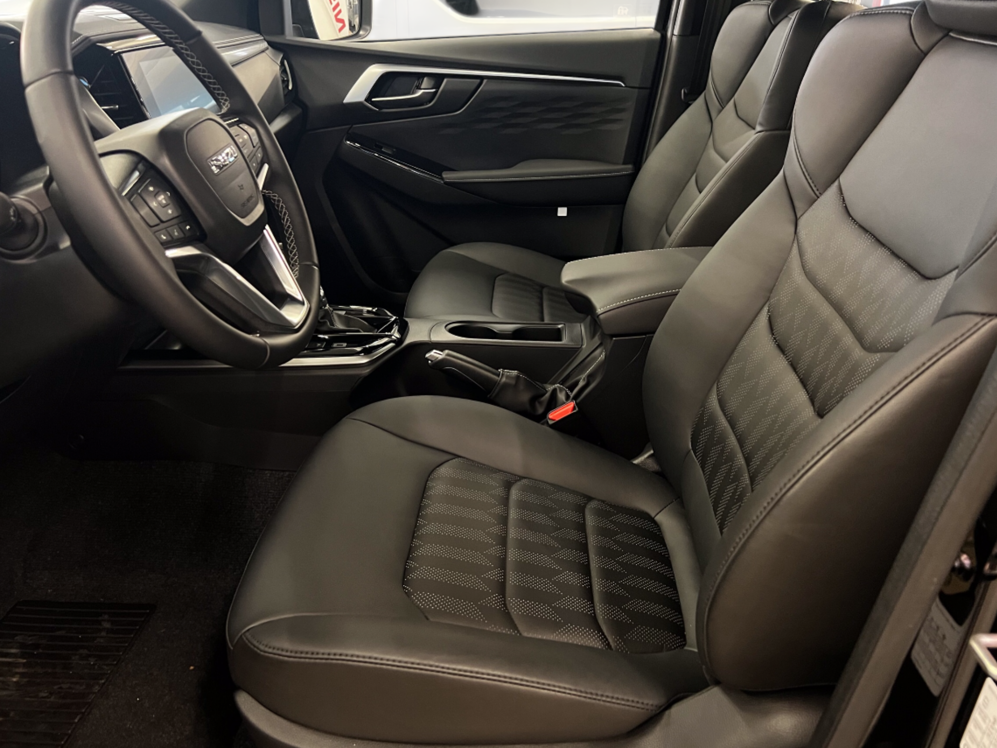 ISUZU D-MAX N60 F +CREW CAB  NUOVO .