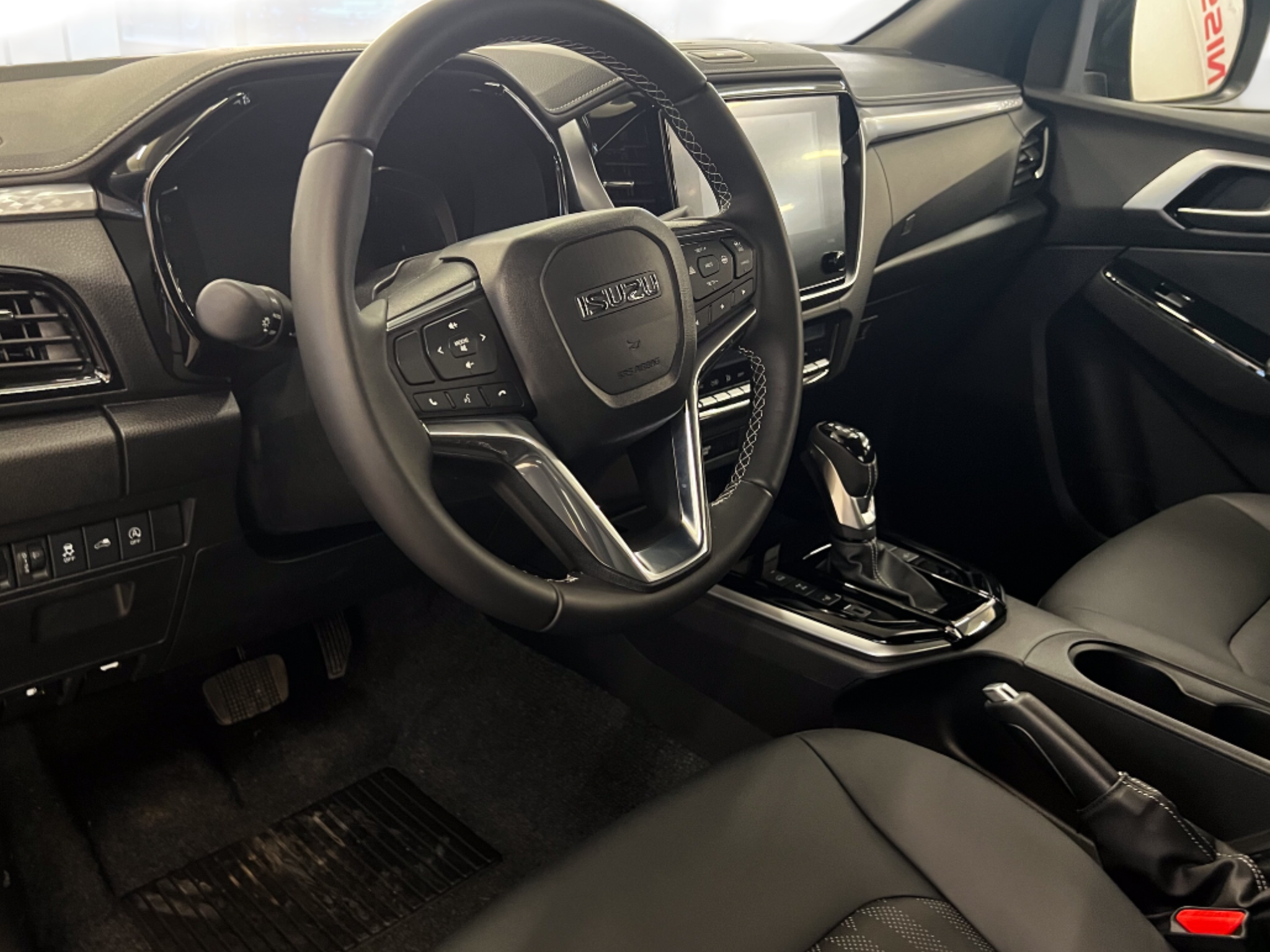 ISUZU D-MAX N60 F +CREW CAB  NUOVO .