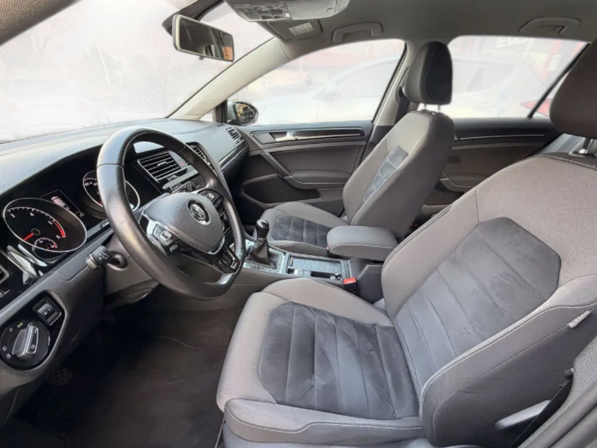 VOLKSWAGEN GOLF BUSINESS 1.6 BLUE TDI