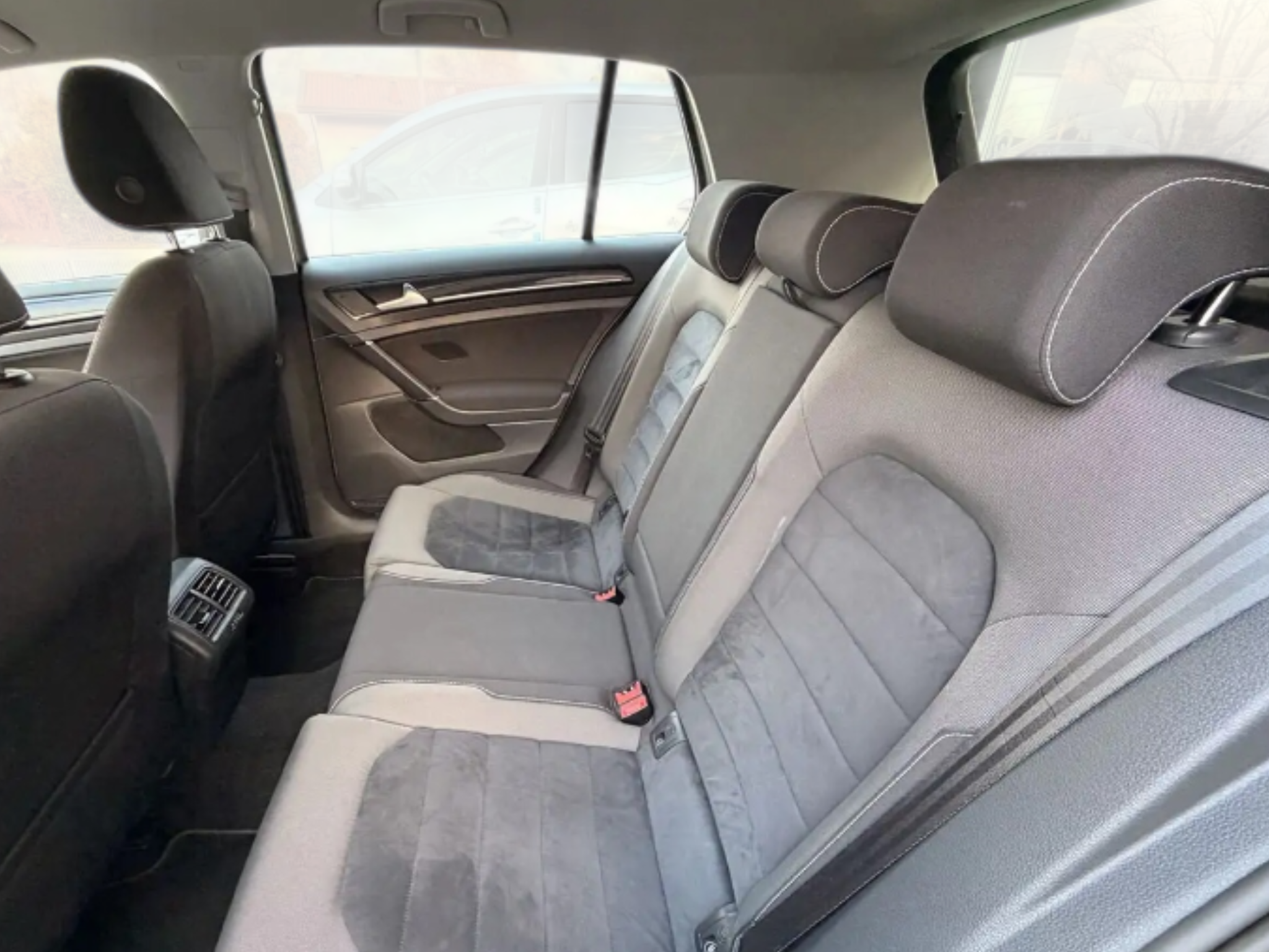 VOLKSWAGEN GOLF BUSINESS 1.6 BLUE TDI