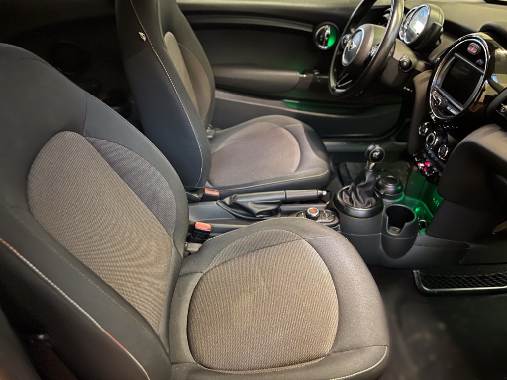 MINI ONE BUSSINES 1.5 D  SI NEOPATENTATI .