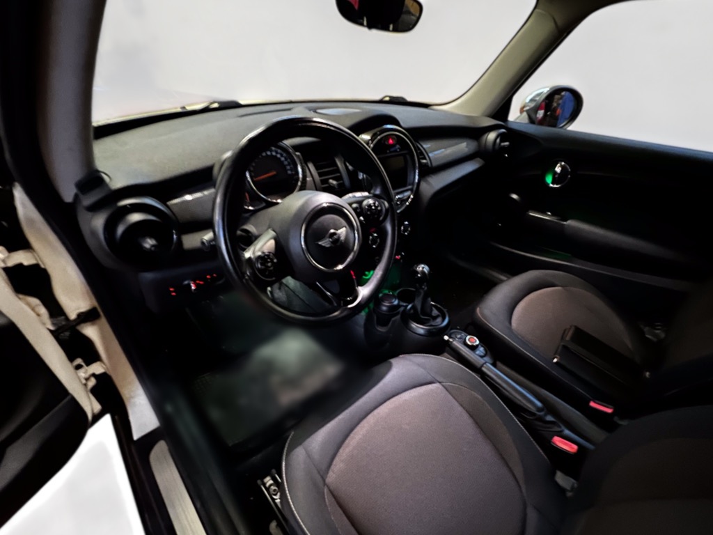 MINI ONE BUSSINES 1.5 D  SI NEOPATENTATI .