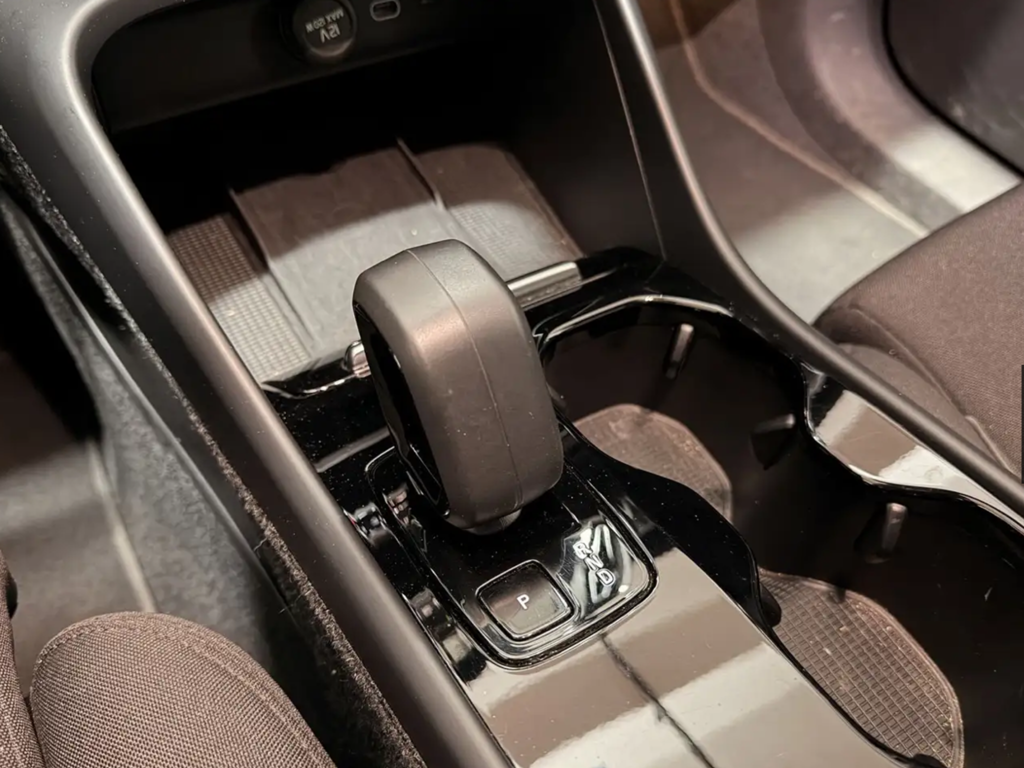 VOLVO XC 40 RECHARGE PURE ELECTRIC SINGLE