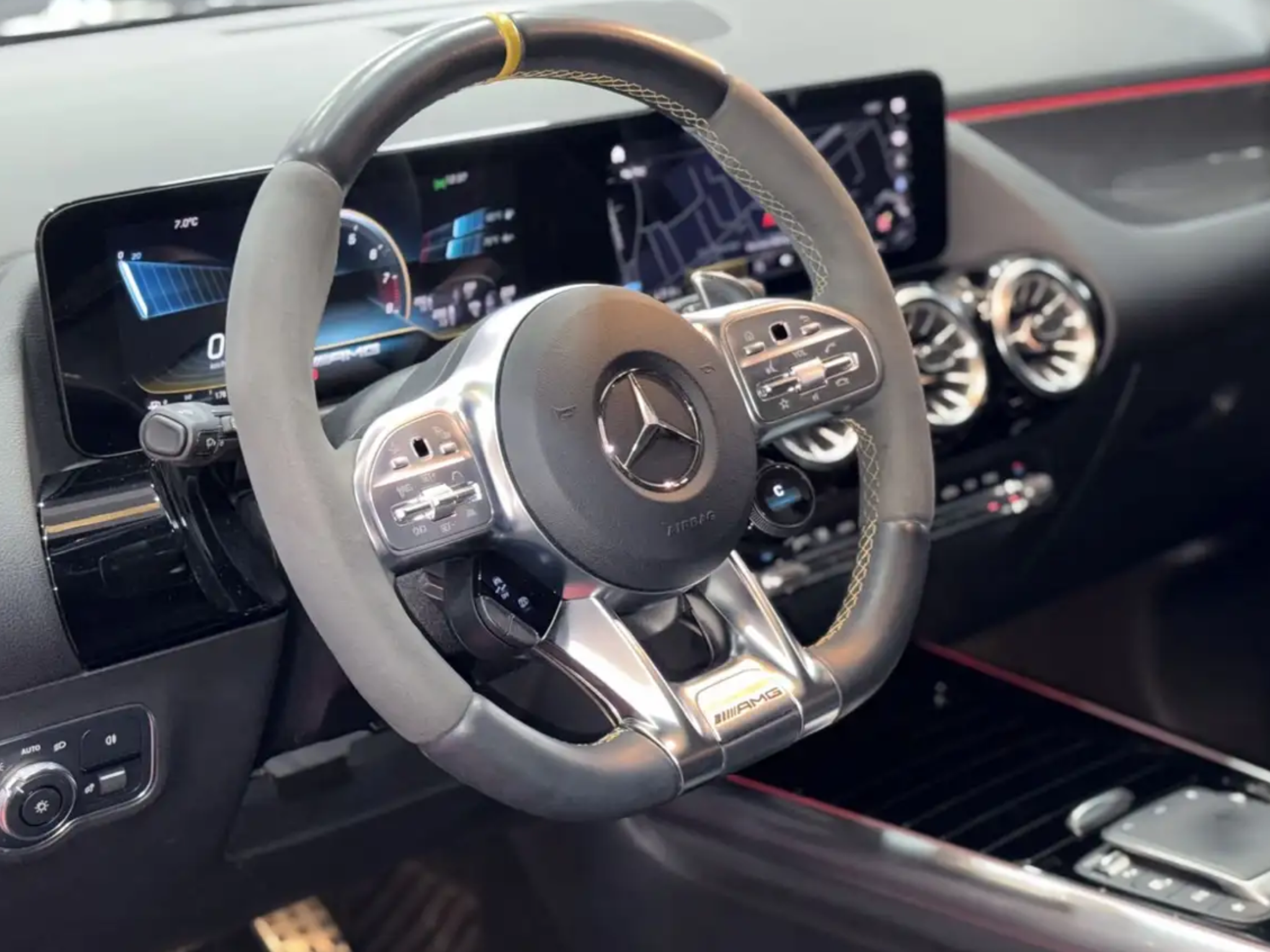 MERCEDES-BENZ GLA 45 S AMG 4 MATIC P