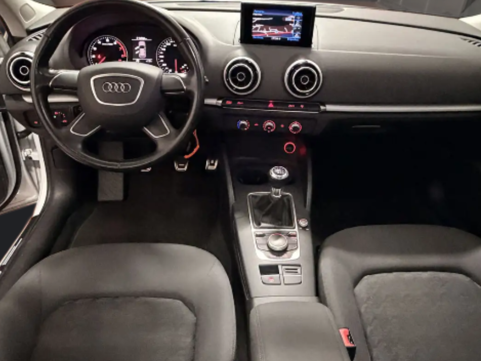 AUDI A3 SPB 1.4 TFSI  COD ULTRA ATTRACTION