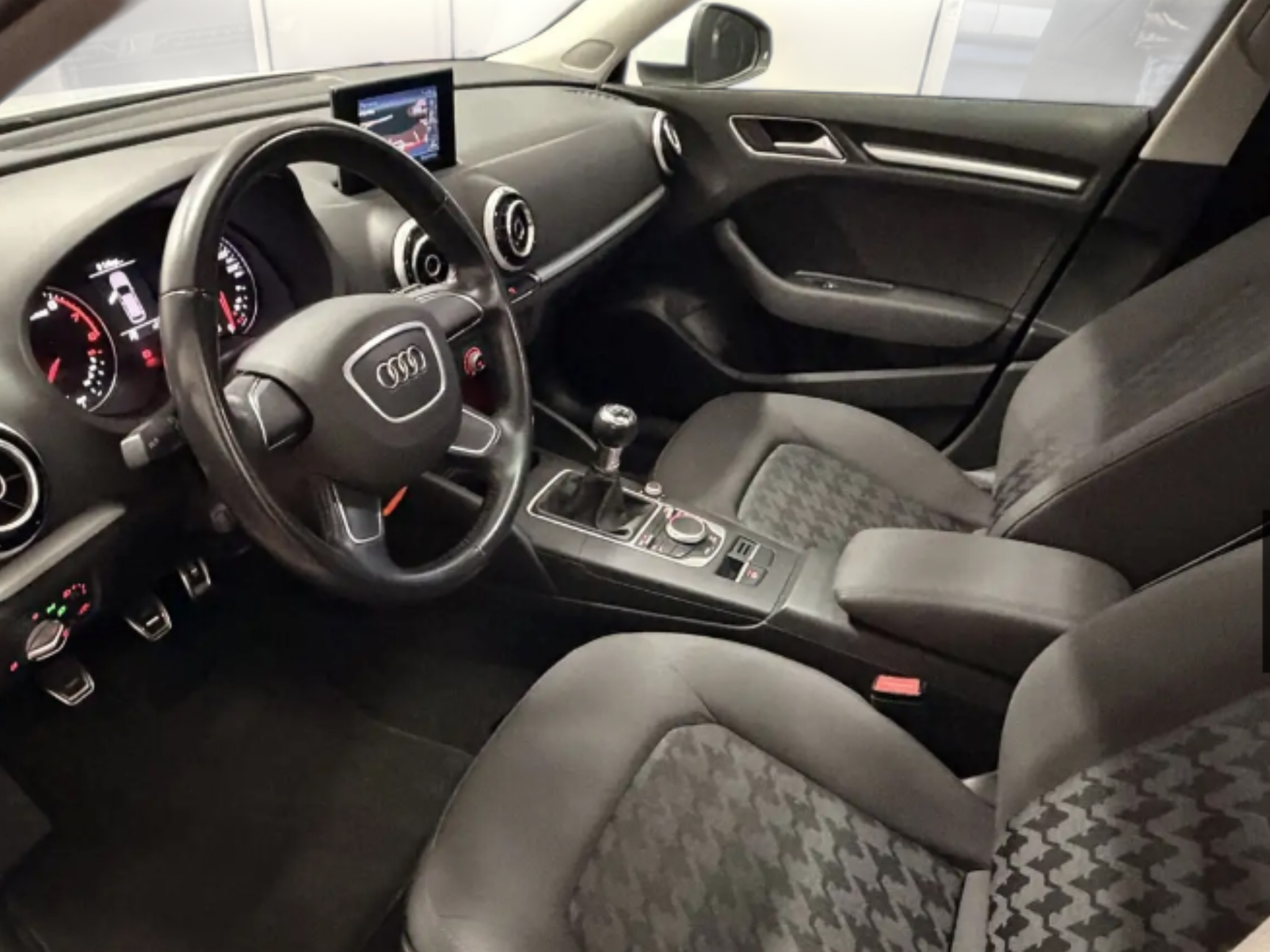 AUDI A3 SPB 1.4 TFSI  COD ULTRA ATTRACTION