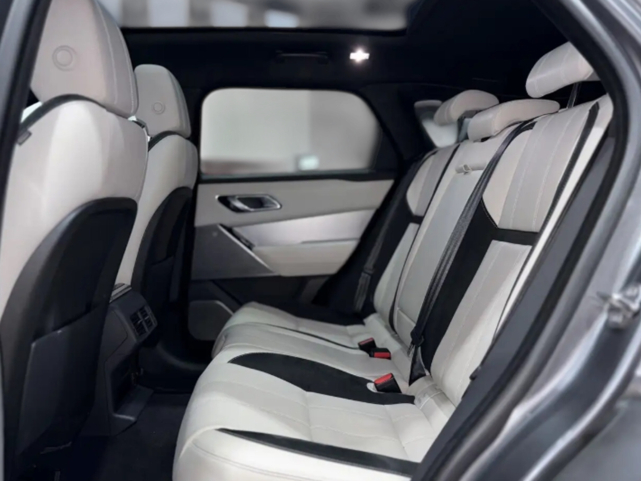 LAND ROVER RANGE  VELAR  240 CV PERFETTA