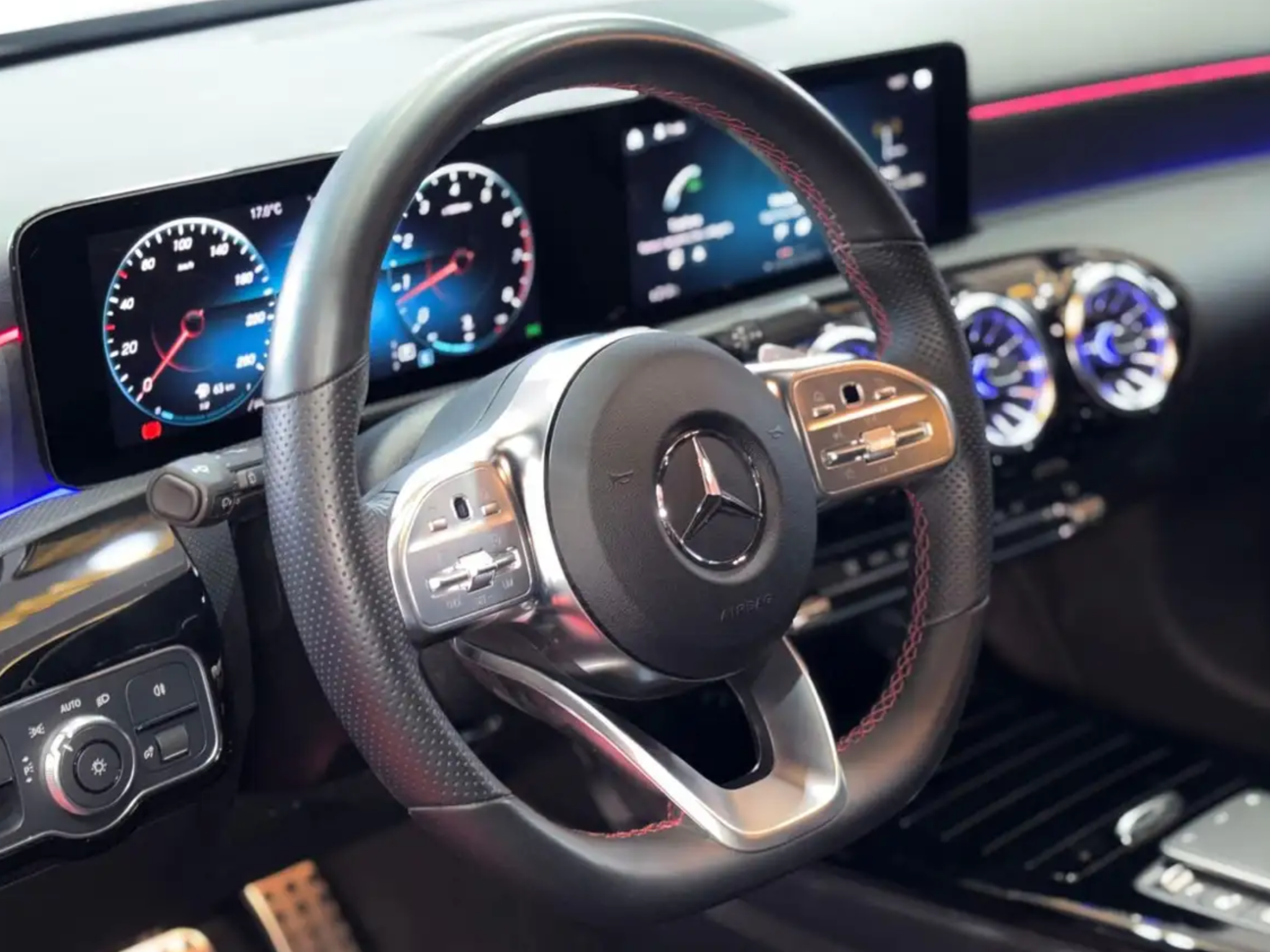 MERCEDES-BENZ A 250  PREMIUM  AMG