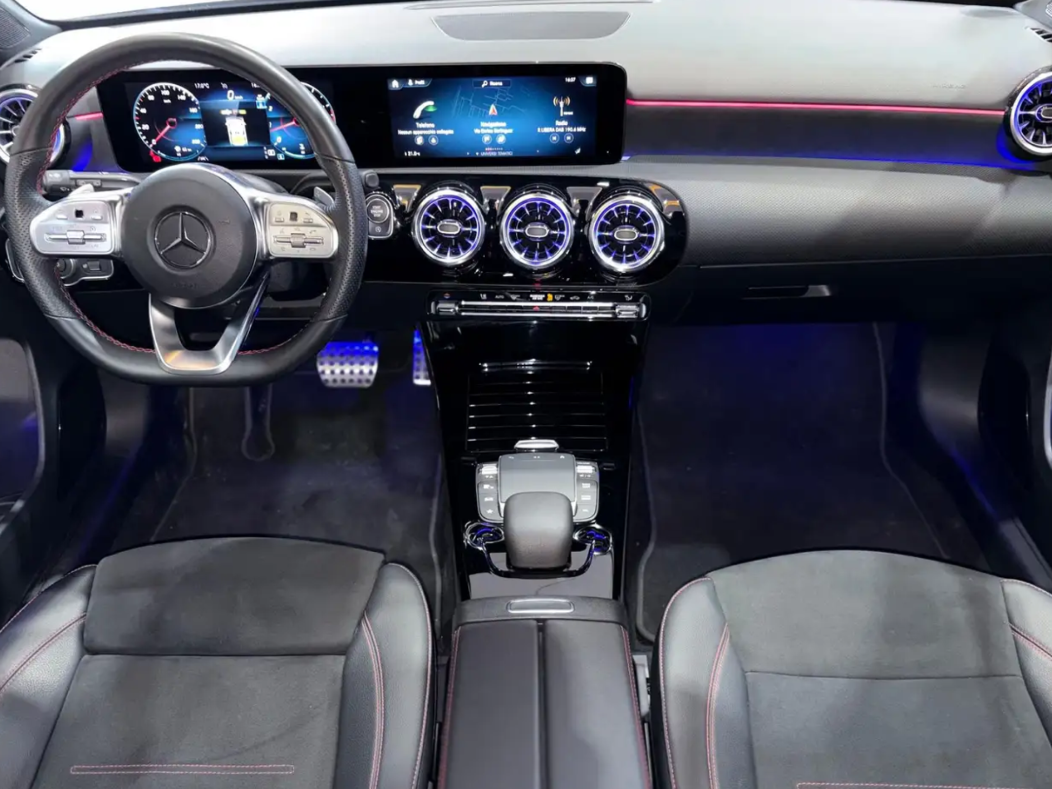 MERCEDES-BENZ A 250  PREMIUM  AMG