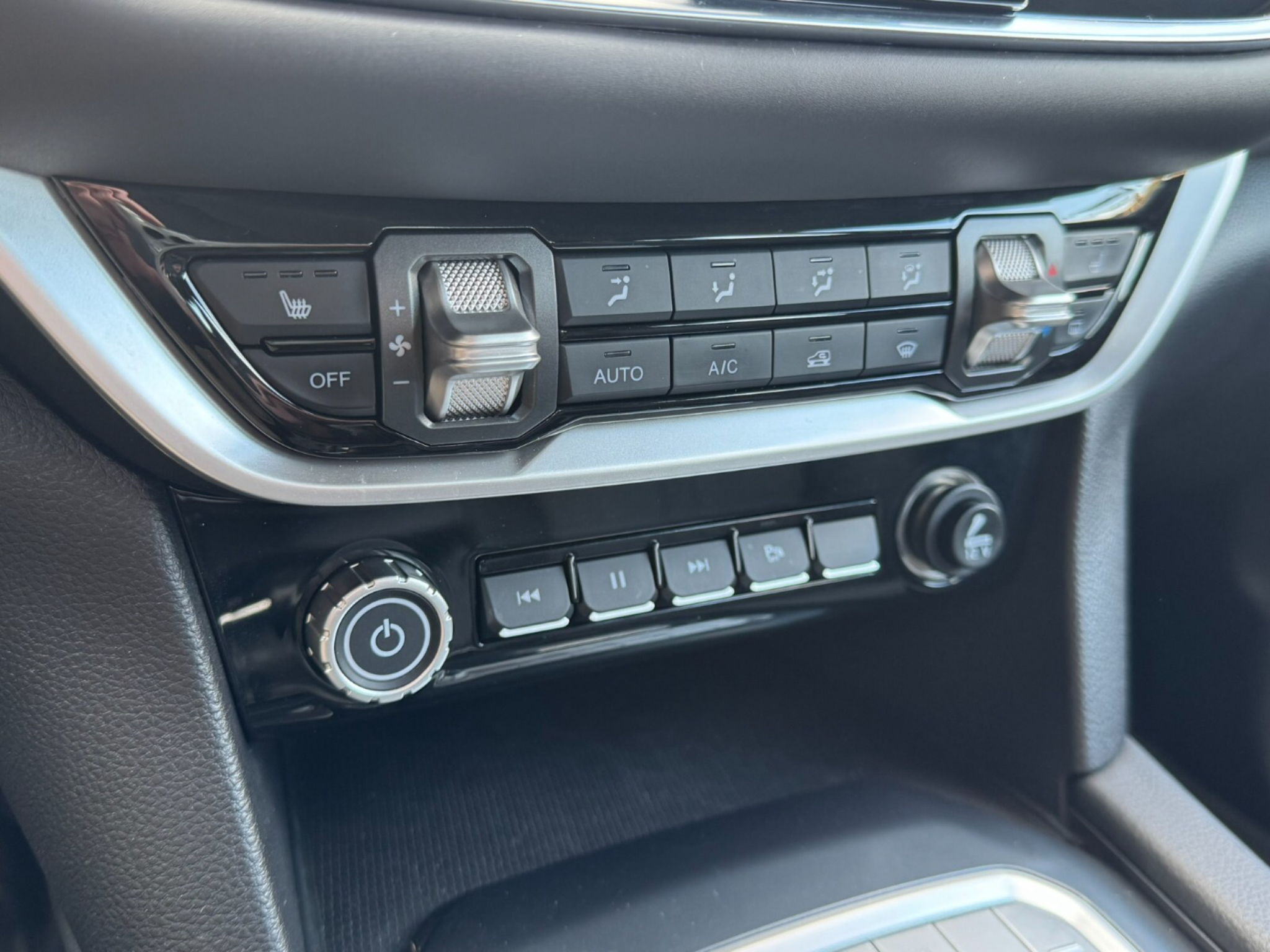 FOTON TUNLAND G7  2.0 TDI 4×4  AUTOMATICA .