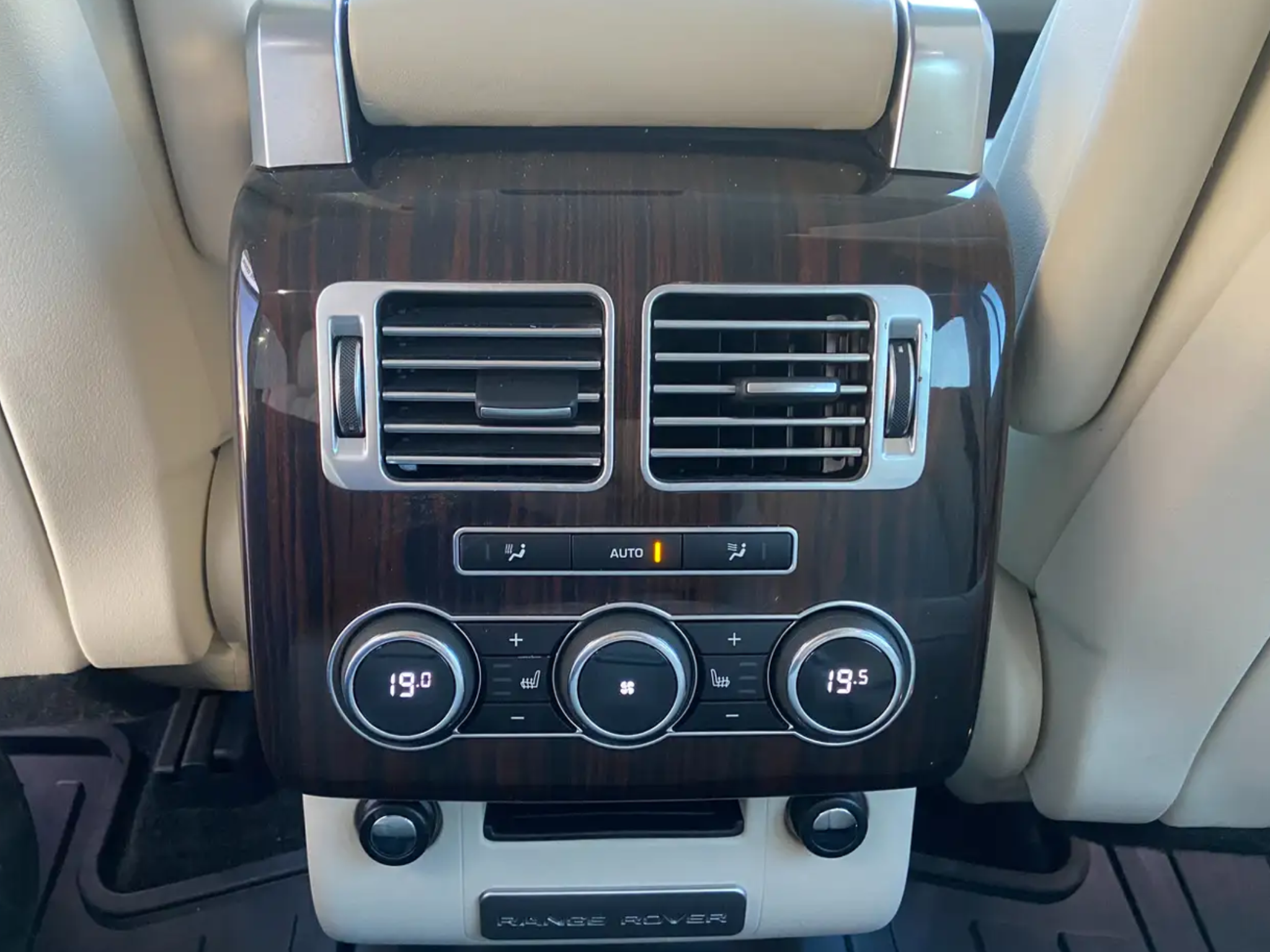 LAND ROVER RANGE 3.0 TD V6  VOGUE 4×4