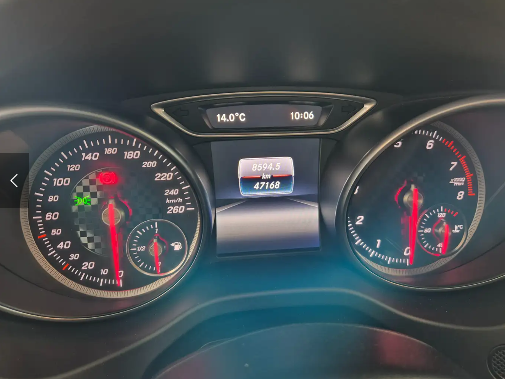 MERCEDES-BENZ A180  PREMIUM  AMG
