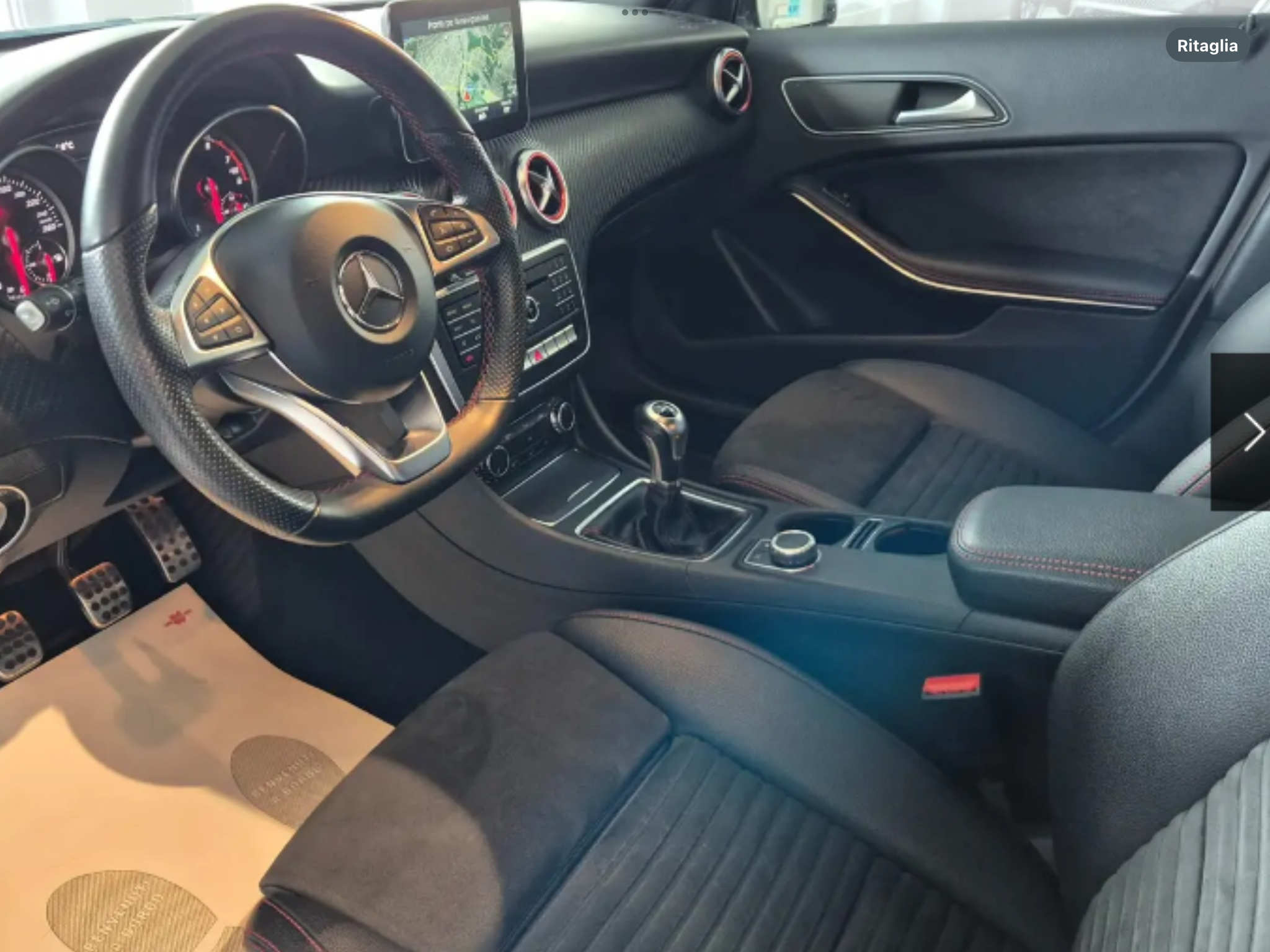 MERCEDES-BENZ A180  PREMIUM  AMG
