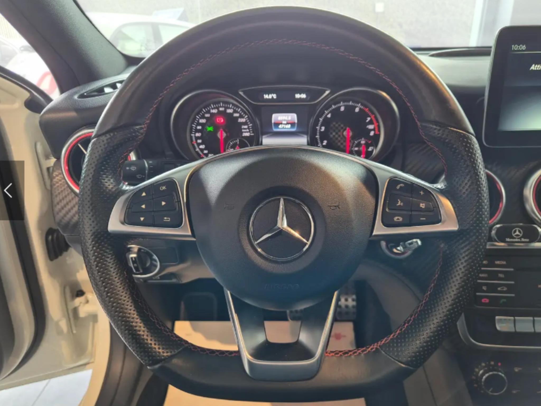 MERCEDES-BENZ A180  PREMIUM  AMG
