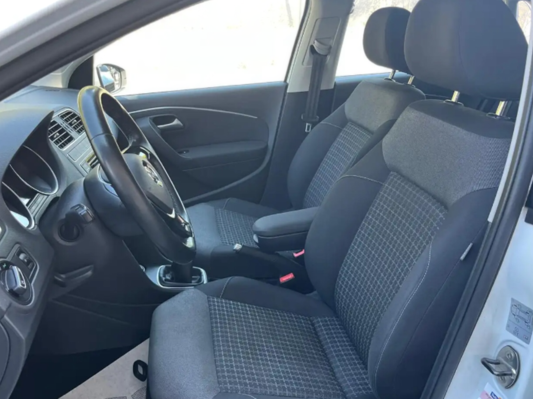 VOLKSWAGEN POLO 1.4 TDI SI NEOPATENTATI.