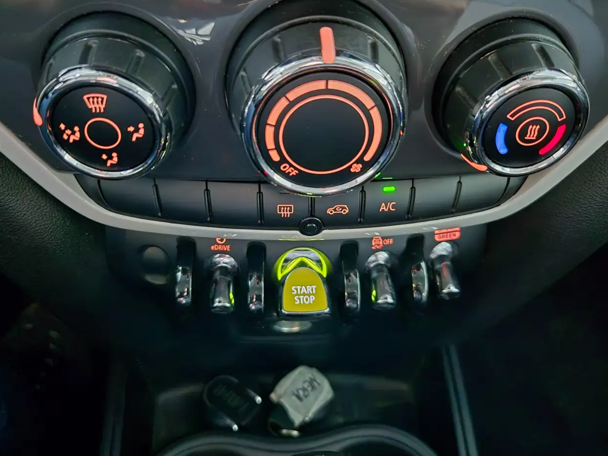 MINI COOPER SE COUNTRYMAN 1.5 F60 4×4