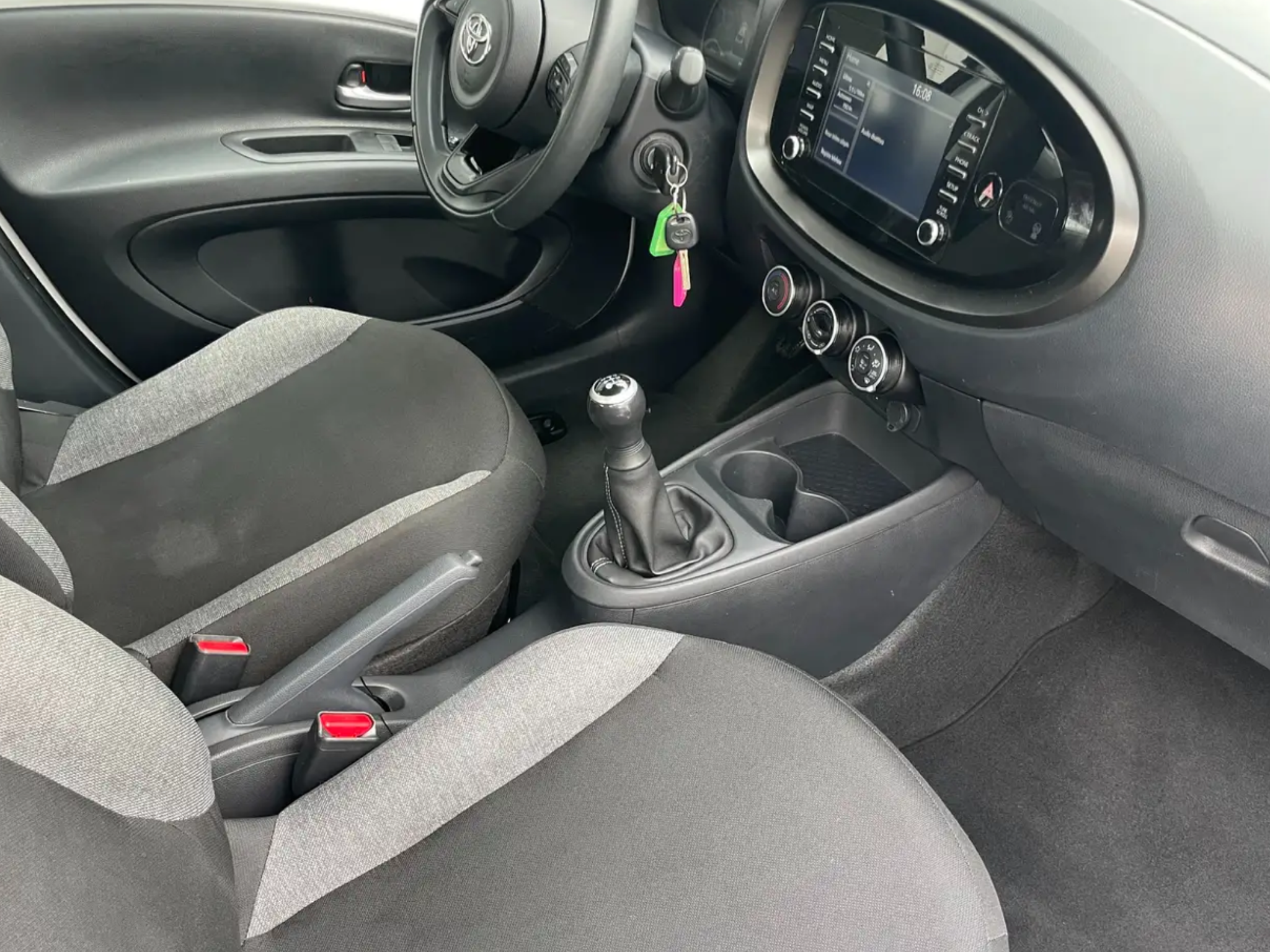 TOYOTA AYGO X  1.0 ACTIVE  SI NEOPATENTATI.