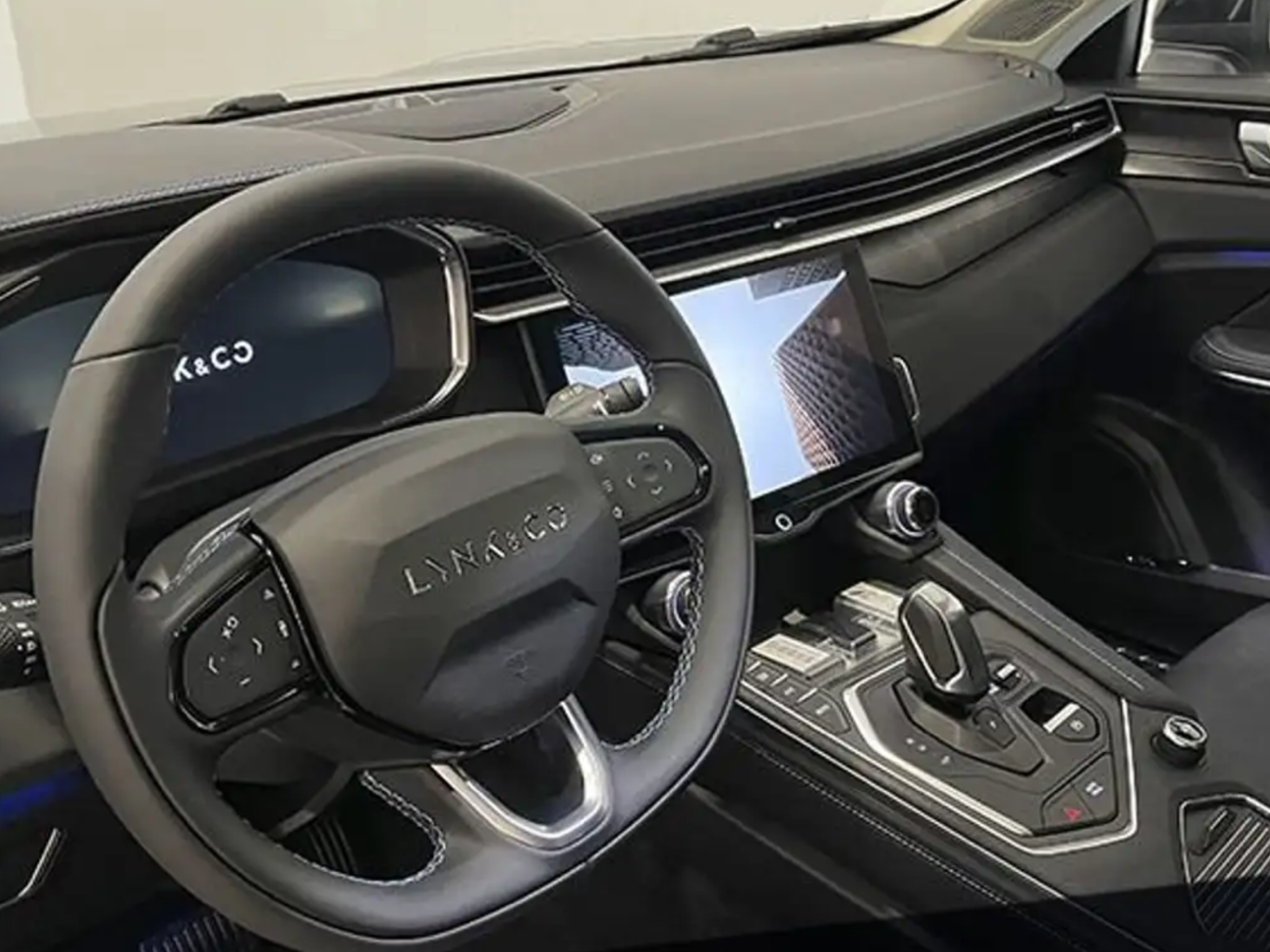 LINK & CO O1 1.5  CV 261 PHEV DCT 6.6
