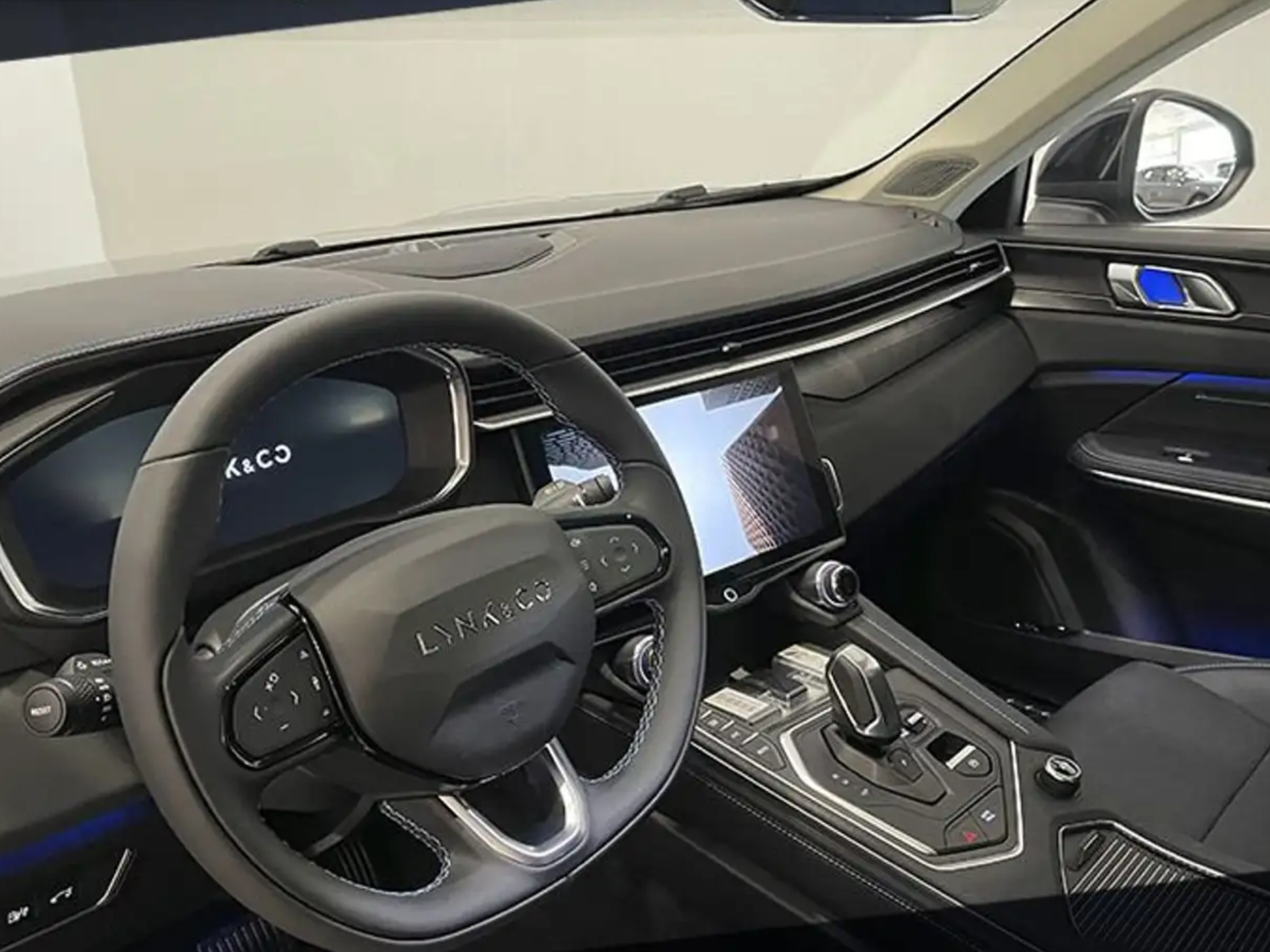 LINK & CO O1 1.5  CV 261 PHEV DCT 6.6
