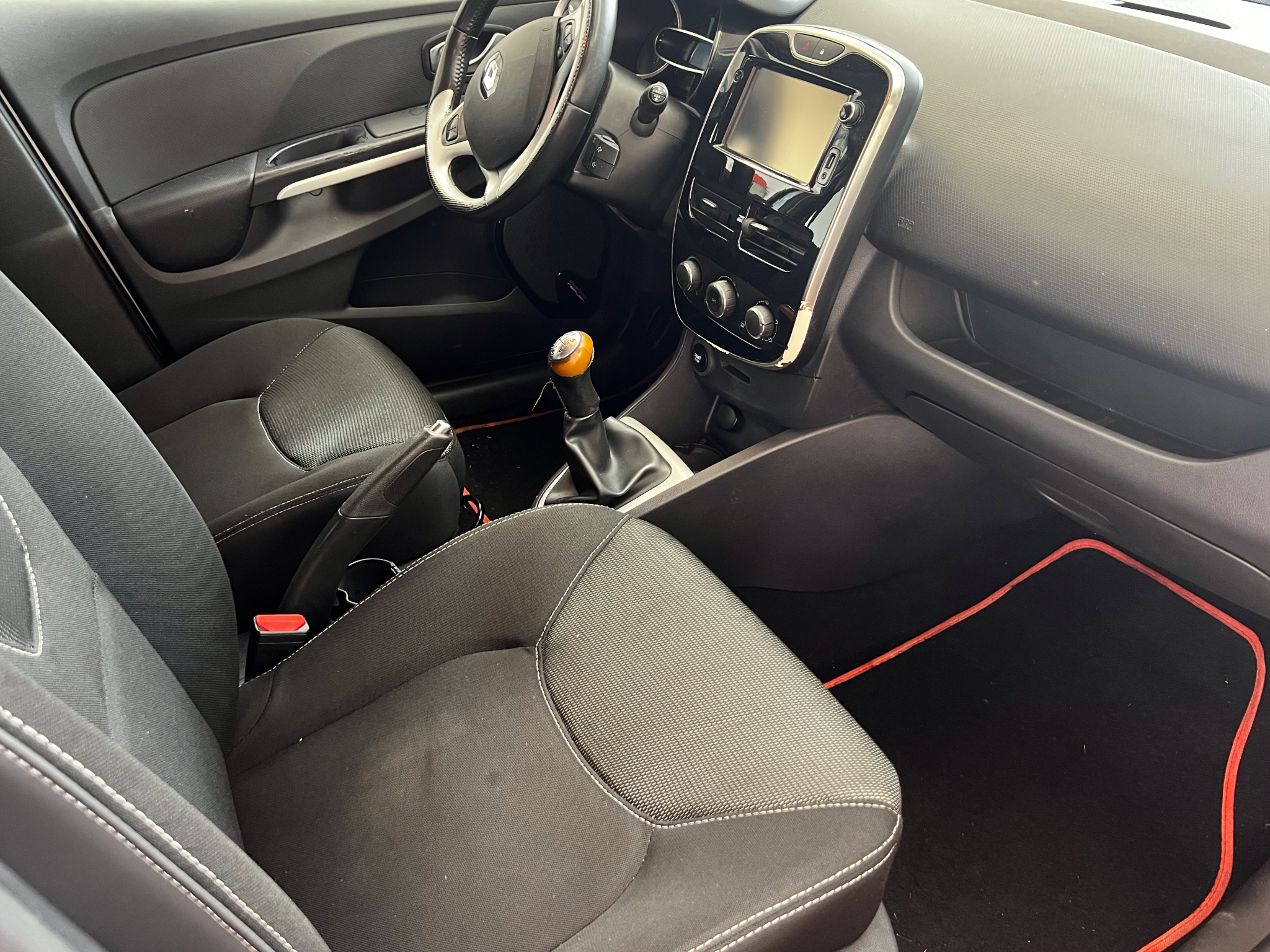 RENAULT CLIO ZEN  1.2 PERFETTA SI NEOPATENTATI