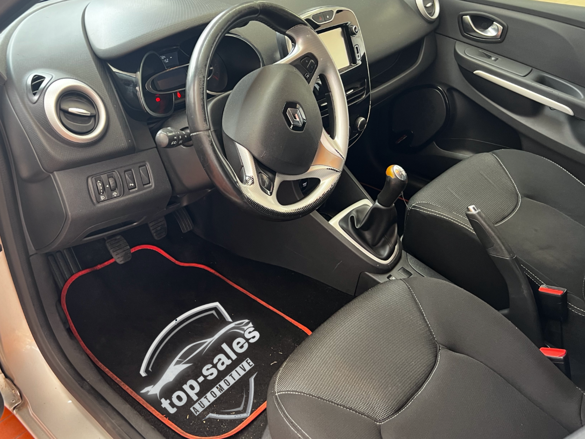 RENAULT CLIO ZEN  1.2 PERFETTA SI NEOPATENTATI