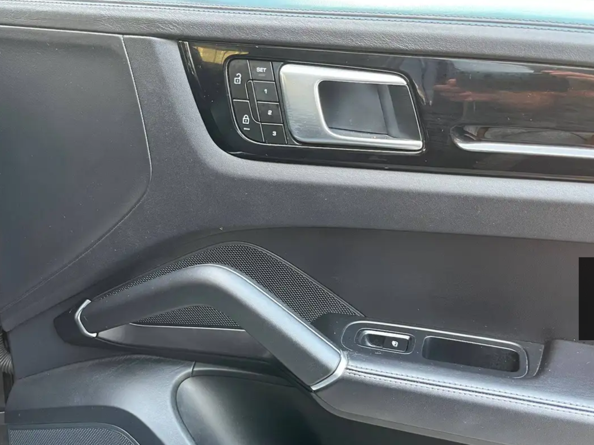 PORSCHE CAYENNE  COUPE 3.0  PLATINUM